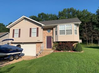 2008 Fairbanks Ln, Festus, MO 63028