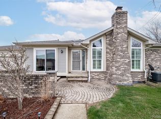 18040 Port Salem Dr #17, Macomb, MI