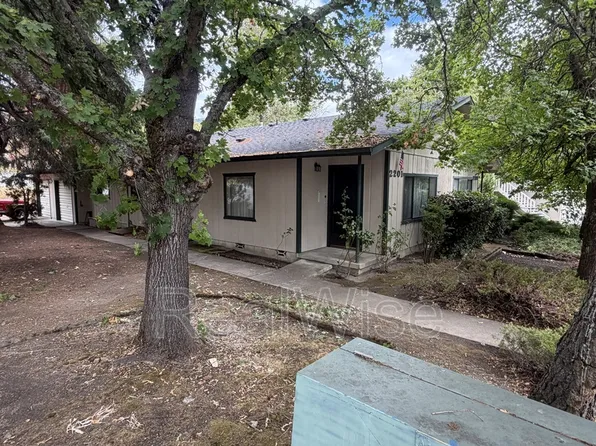 506 NW Elm St, Grants Pass, OR 97526