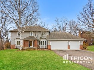 5585 Rosewood Ln N, Plymouth, MN 55442