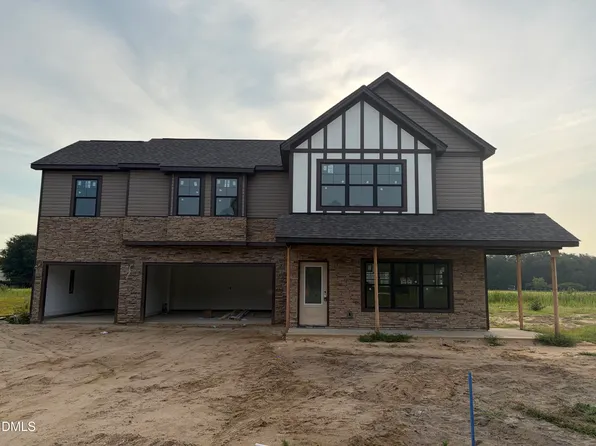 1572 Eastbay Dr, Fayetteville, NC 28312