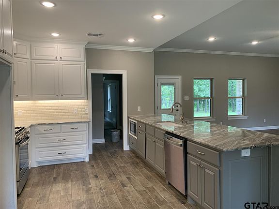 3rd image of 422 Rs Cres #4269