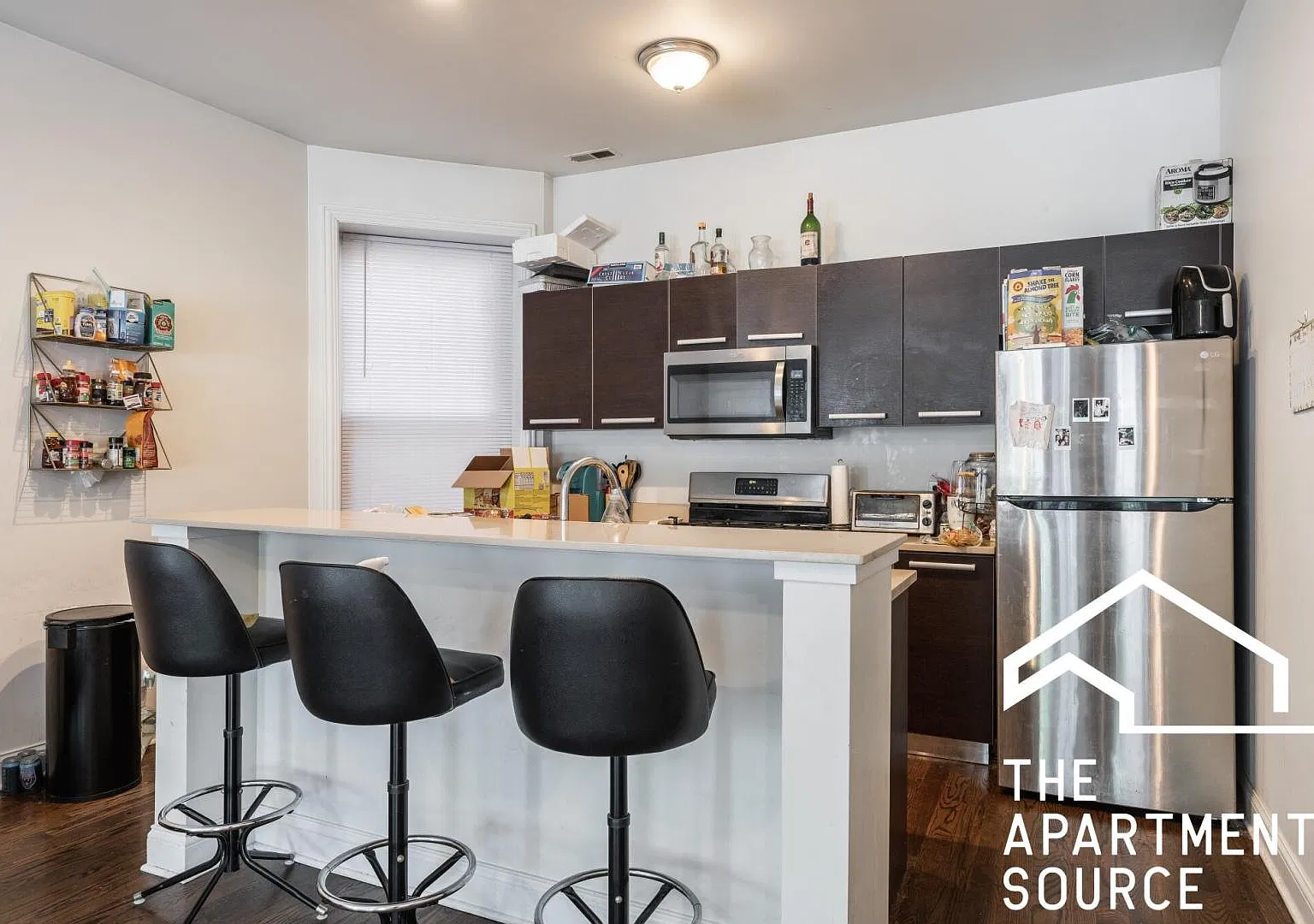 Spacious 3BR/2BA Condo for Rent in Chicago - Available Nov 2026, $3,520/month — Photo 2