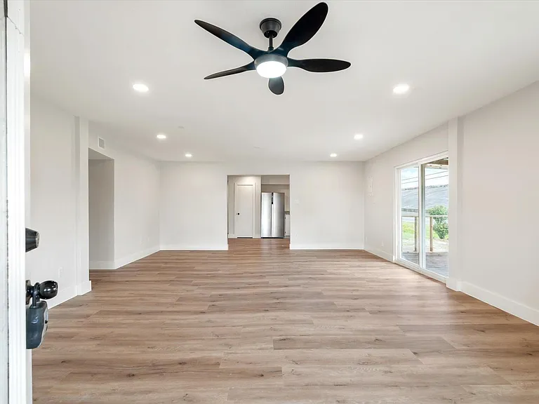 7104 Dallas St #1 — Photo 1