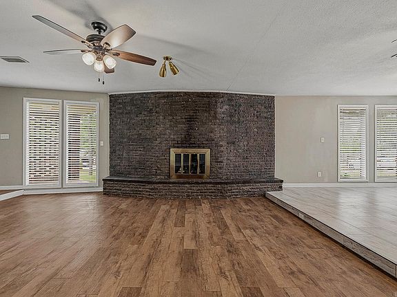 4th image of 100 Holmes Rd