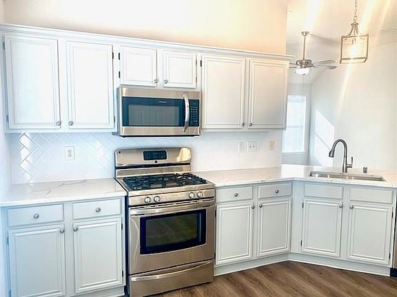 3rd image of 3912 Rushden Ct