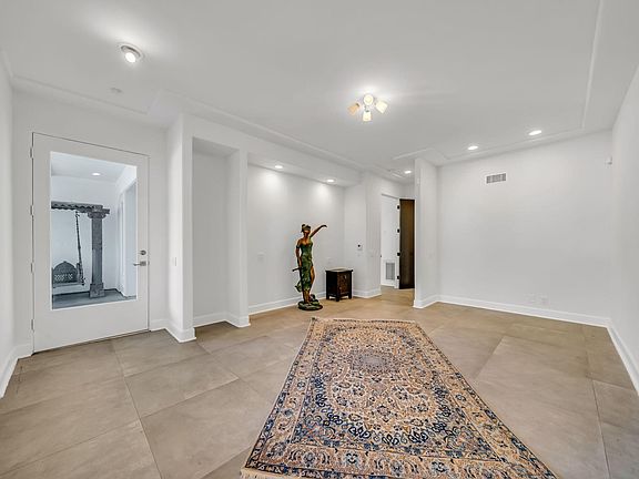 4th image of 4540 1/2 Balboa Ave