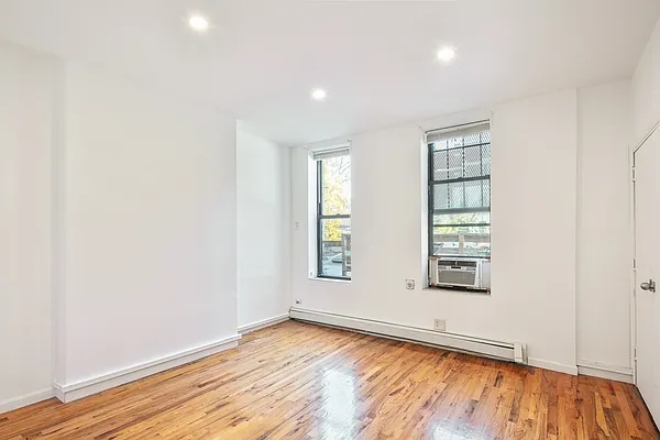 Rented by Compass | media 12