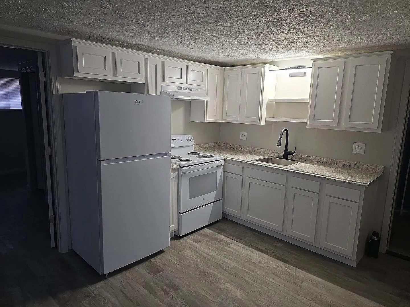 1413 W University Ave — Photo 2