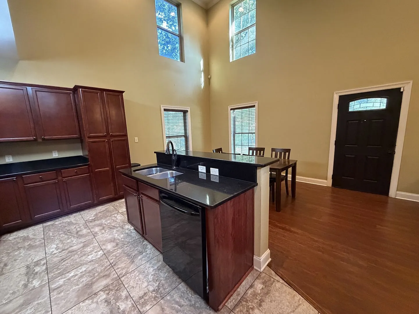 4 bed/4 bath in Midtown! — Photo 3