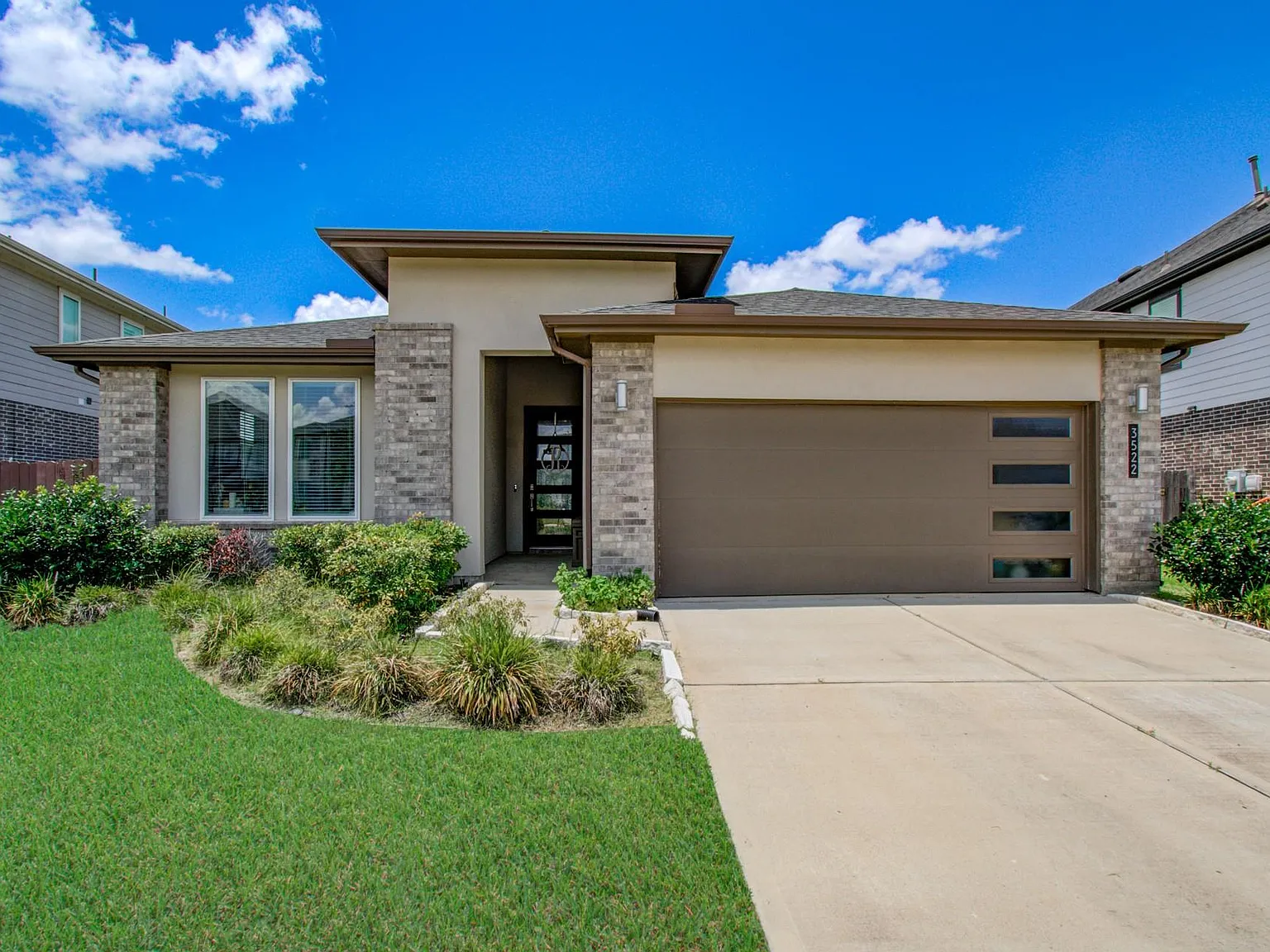 4 bed, 3.0 bath, 2073 sqft, $2,800 — Photo 3
