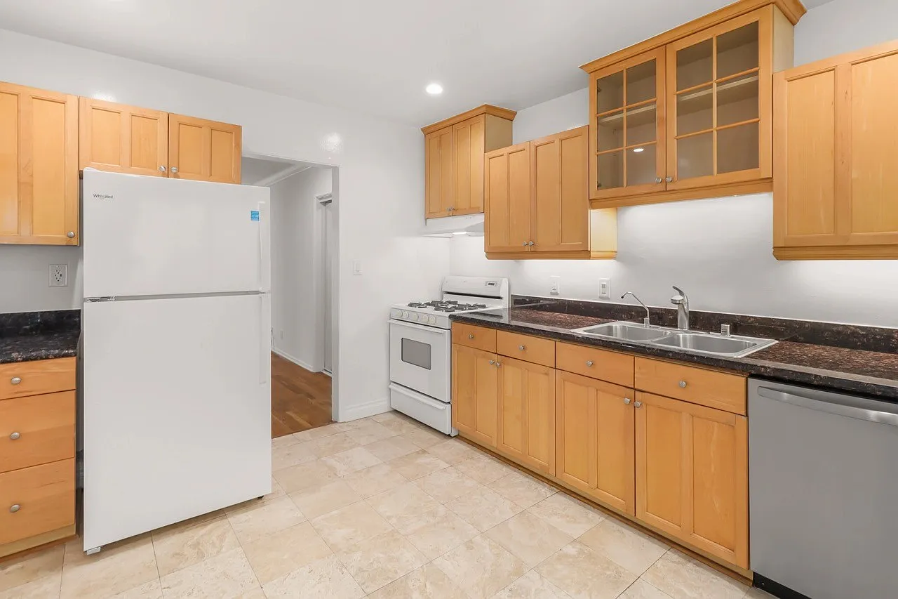 2 bed, 1.0 bath, $2,695 — Photo 4