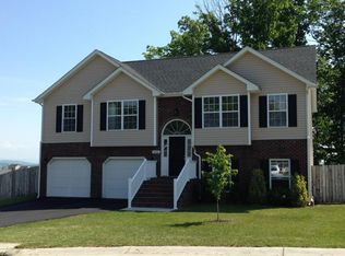 685 Keystone Dr, Christiansburg, VA 24073