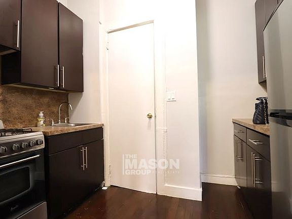 3rd image of 529 E 81st St #1L
