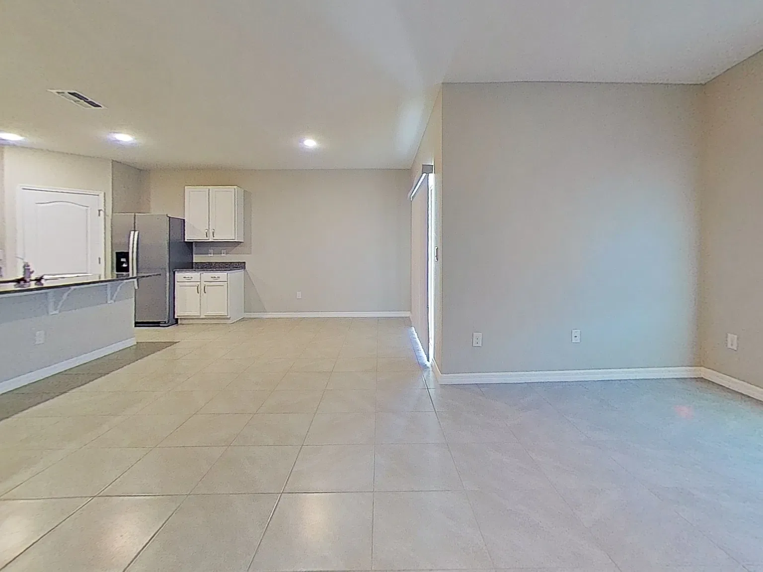 4 bed, 2.0 bath, 1851 sqft, $2,300 — Photo 3