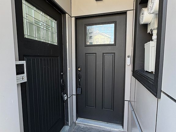 3rd image of 25 Jewett Ave