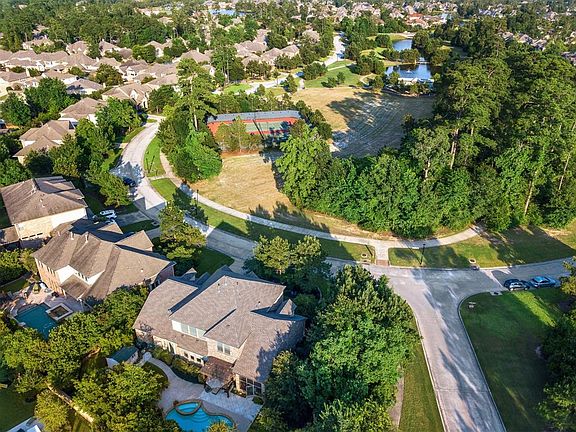 3rd image of 370 E Tupelo Green Cir