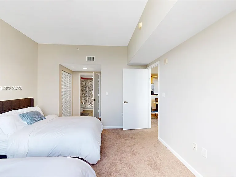 19501 W Country Club Dr #Penthouse 10 — Photo 10