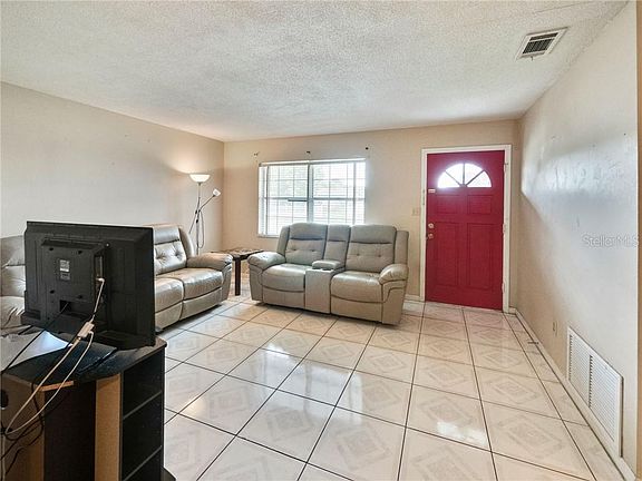 4th image of 3921 Citadel Dr