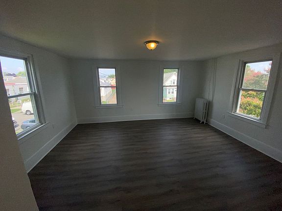 5th image of 127 Saude Ave #3