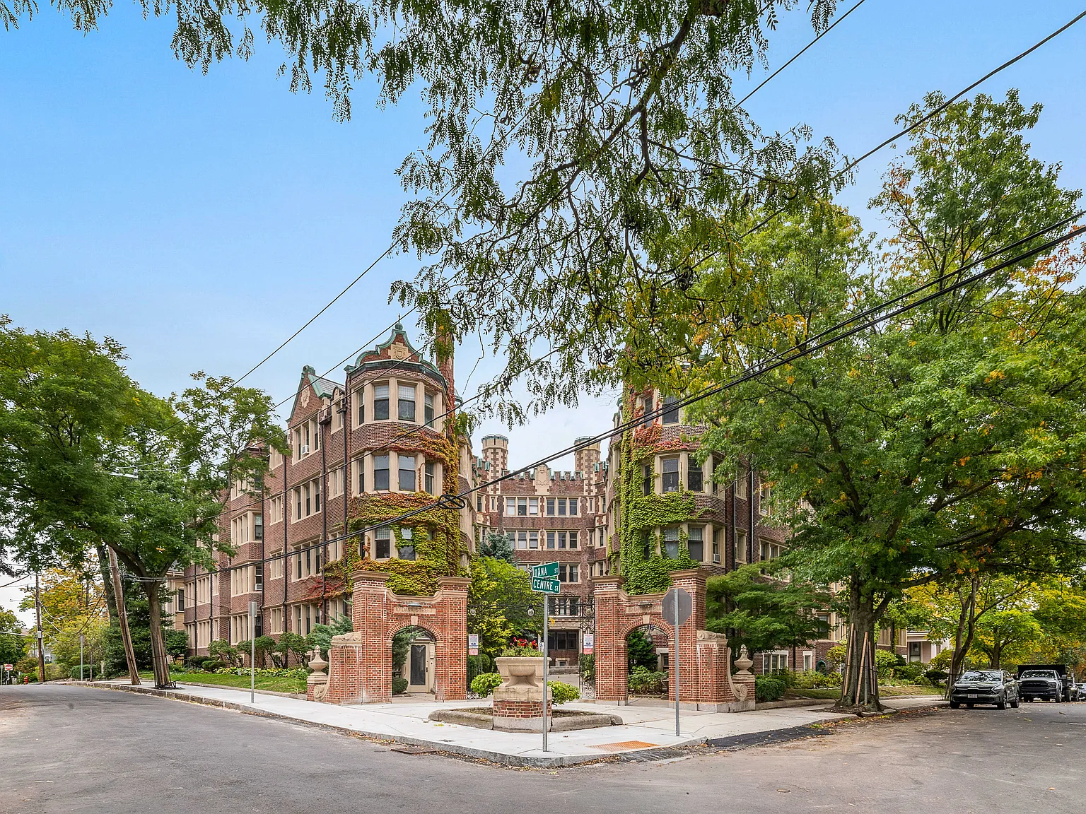 1 bed, 1.0 bath, 453 sqft, $2,550 — Photo 1