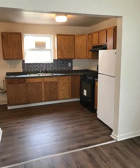 2210 Glenwood Ave #1 — Photo 5