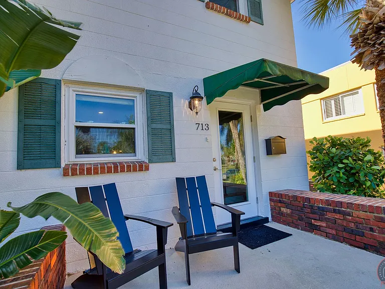 713 W Venice Ave — Photo 6