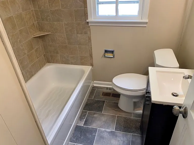 2112 Sycamore St SW — Photo 9