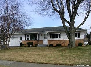 9 Landau Dr, Rochester, NY 14606
