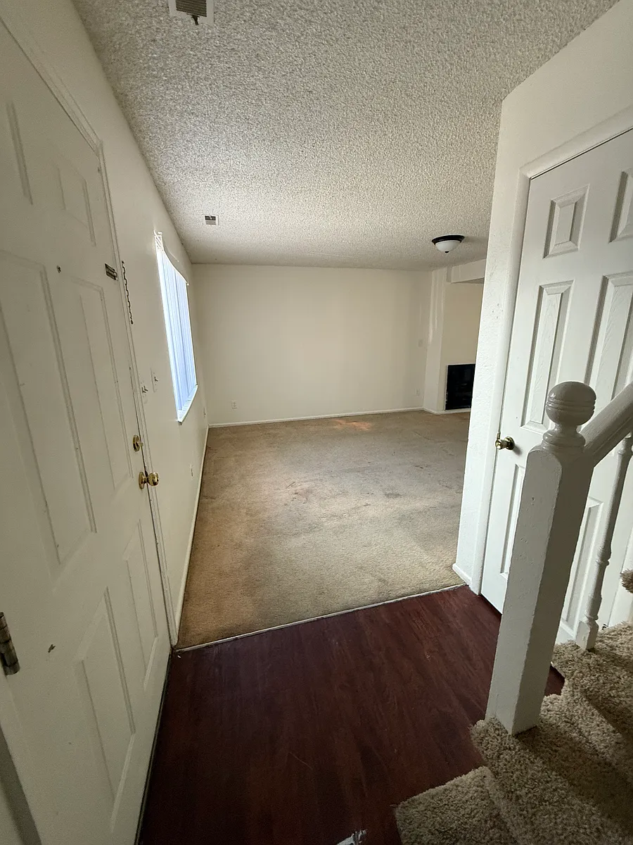 Building Photo - 573 Dawn Ct #3