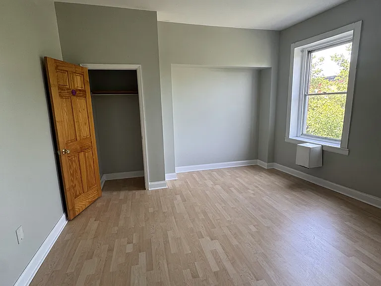 4604 Woodland Ave #2F — Photo 7