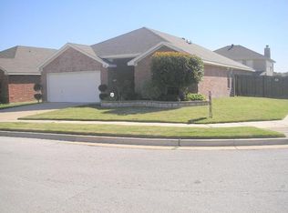 300 Montana Dr, Arlington, TX 76002