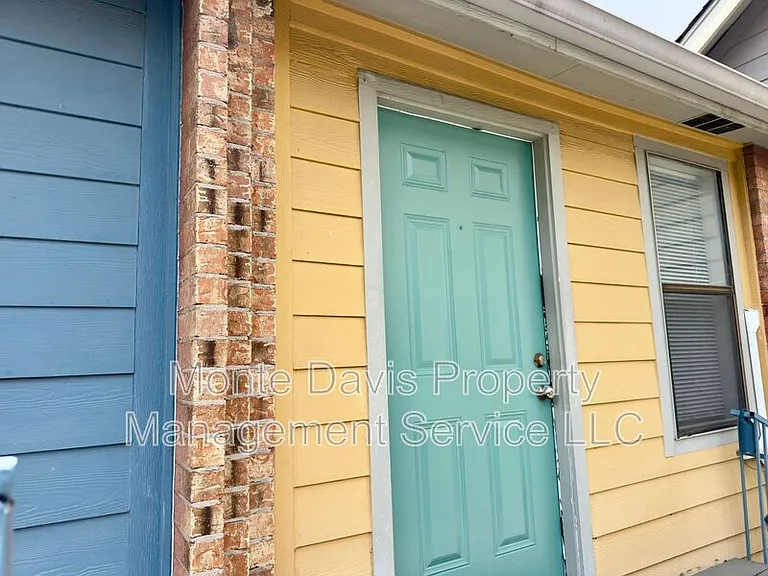 513 S Park Dr #301 — Photo 4