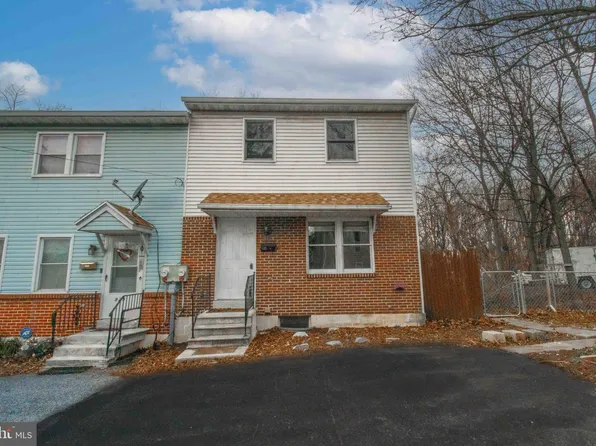 933 Highland St, Steelton, PA 17113