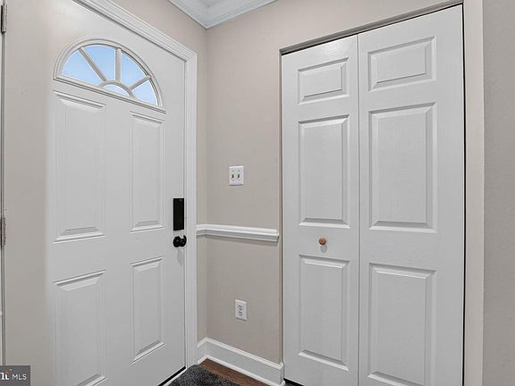 2nd image of 858 Dogwood Ct
