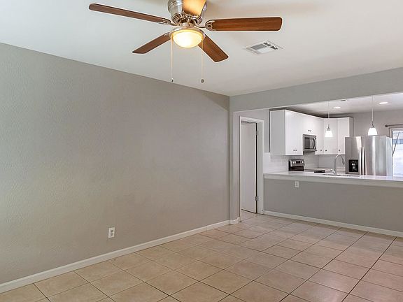 5th image of 3410 E Capri Ave