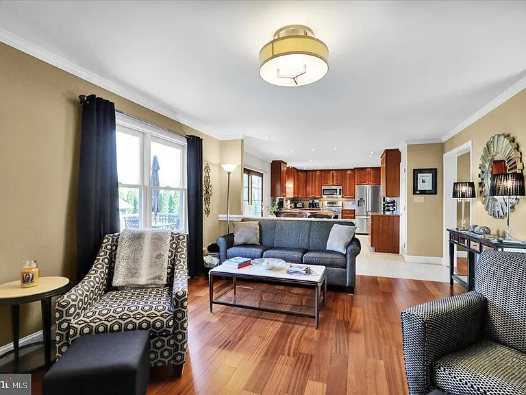 4324 Glenside Dr — Photo 8