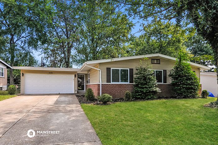 1st image of 1590 Fairmount Dr