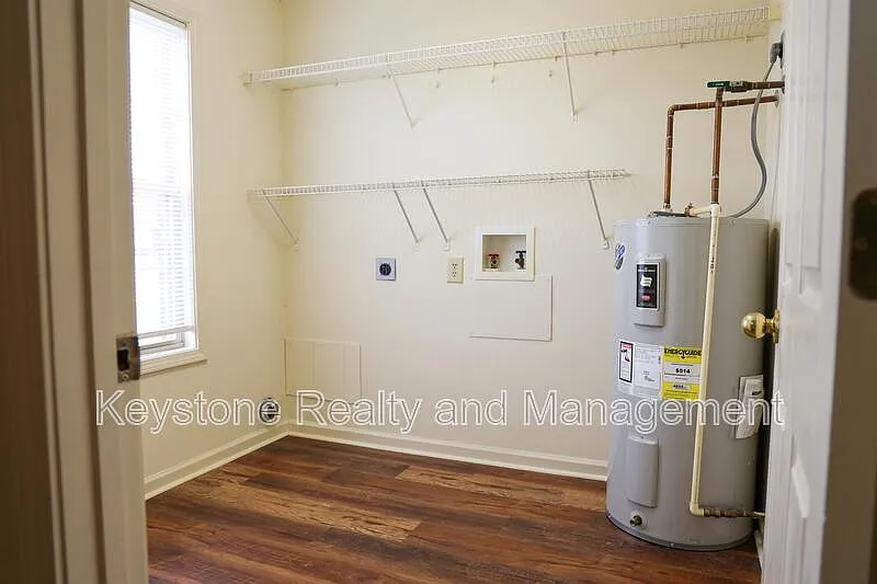2 bed, 2.0 bath, 1080 sqft, $1,025 — Photo 2
