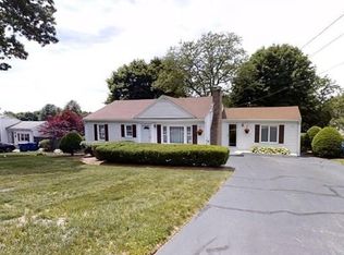 690 Trull Rd, Tewksbury, MA 01876