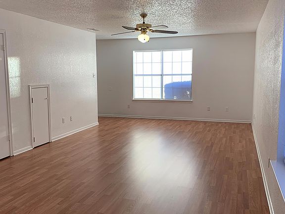 2nd image of 901 Clairidge Ave APT A
