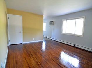 8956 Griggs Ave APT 3, Circle Pines, MN 55014