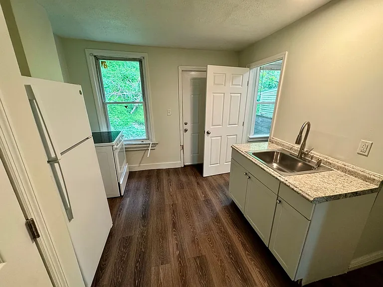 3150 Lecky Ave — Photo 8