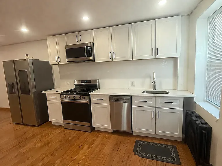 160 Washington Ave #1 — Photo 3