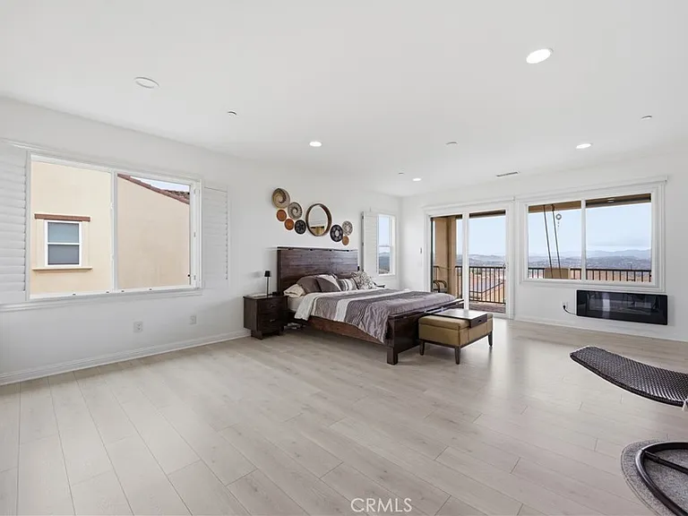 14852 Hightop St — Photo 32