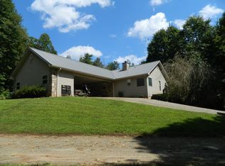 1320 E Vineyard Rd, Hayesville, NC 28904