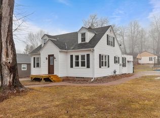 330 Grove St, Manawa, WI 54949