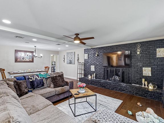 4th image of 119 Raymond Dr