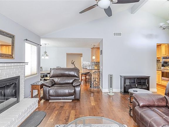 5th image of 44323 Ruthron Ave