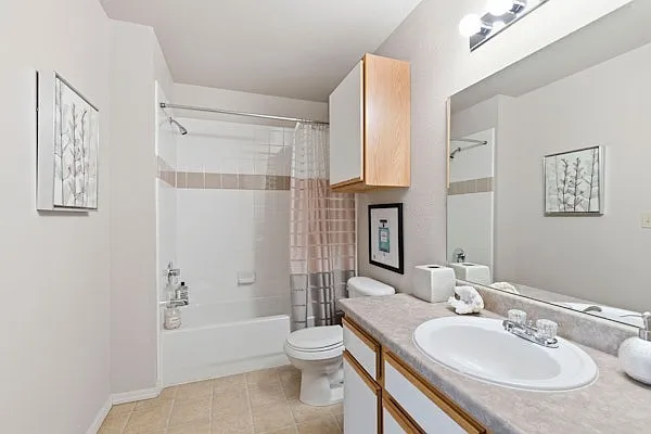 Newport Wichita Apts. — Photo 3